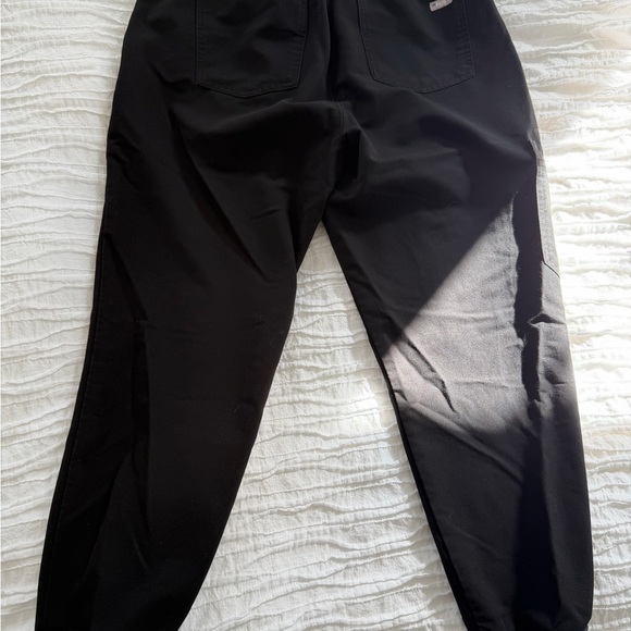 Figs Women’s Black Jogger Pants - Picture 2 of 3